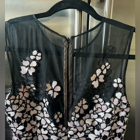 Women’s NEW NEVER WORN DRESS - Picture 6 of 9